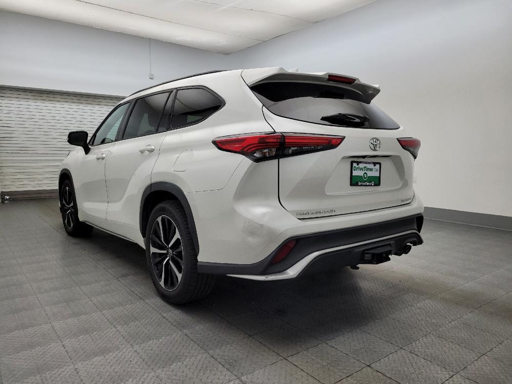 used 2021 Toyota Highlander car, priced at $30,895