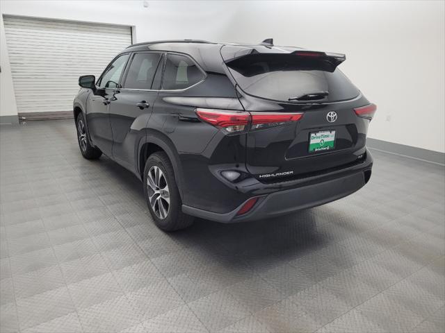 used 2020 Toyota Highlander car, priced at $28,195