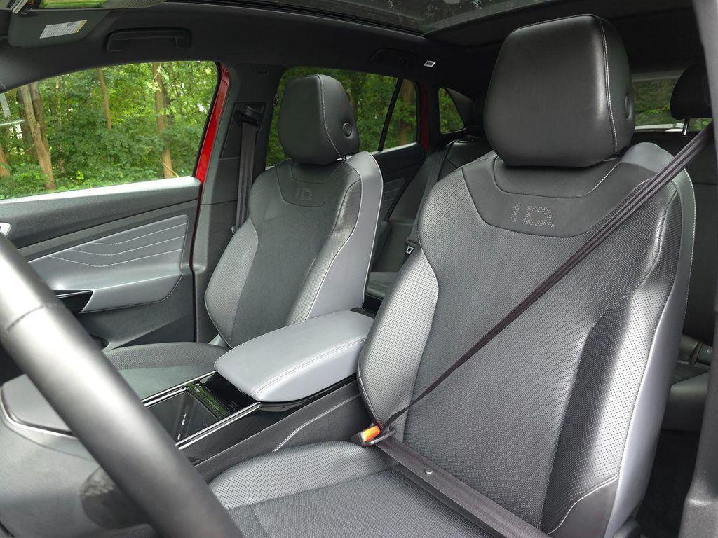 used 2024 Volkswagen ID.4 car, priced at $26,995