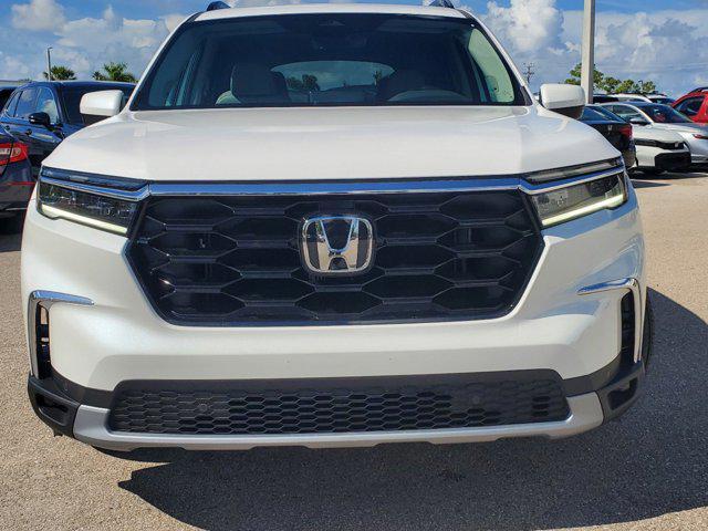 new 2025 Honda Pilot car, priced at $52,107