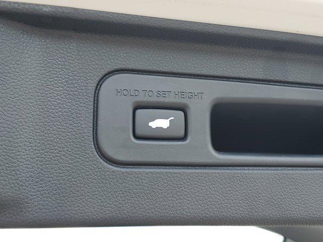 used 2025 Honda Pilot car, priced at $43,950