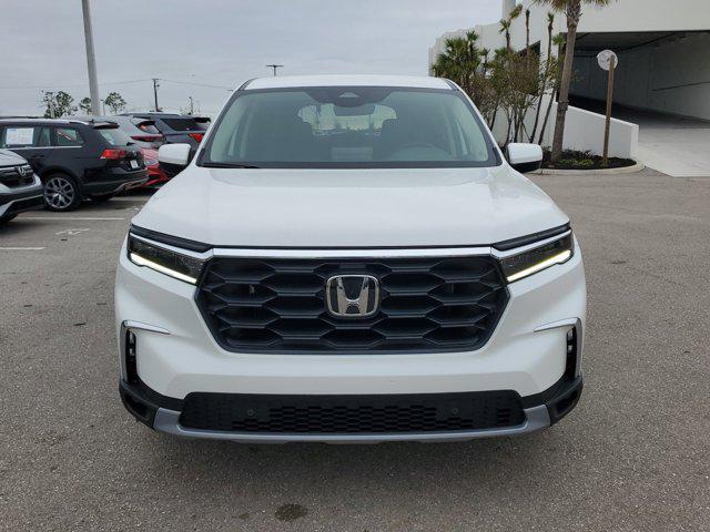 new 2025 Honda Pilot car, priced at $45,405