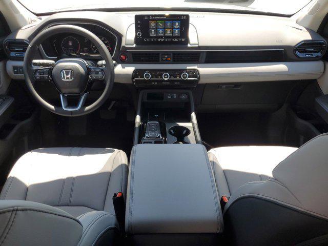 new 2025 Honda Pilot car, priced at $45,405