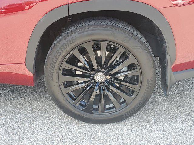 used 2024 Toyota Highlander car, priced at $39,888