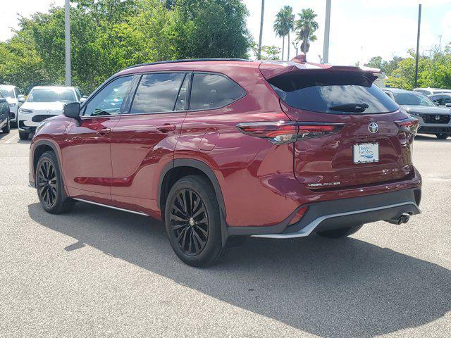 used 2024 Toyota Highlander car, priced at $39,888
