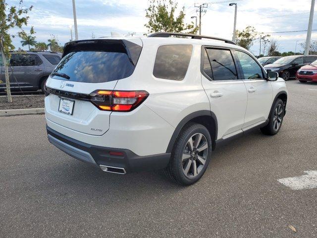 new 2025 Honda Pilot car, priced at $55,360