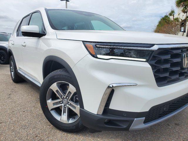 new 2025 Honda Pilot car, priced at $44,443