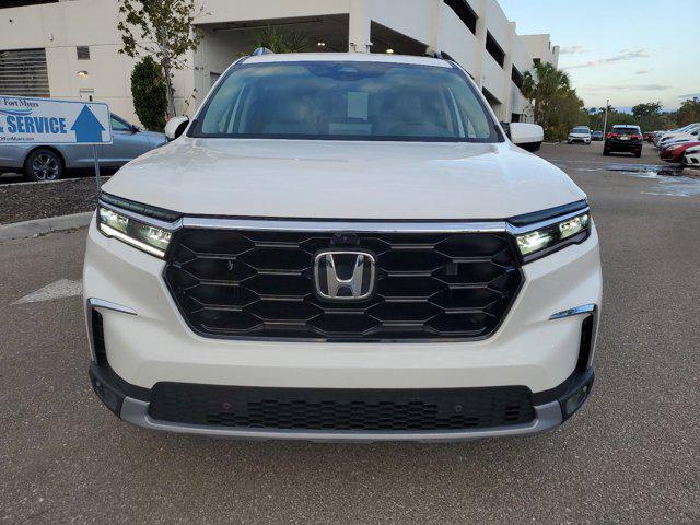 new 2025 Honda Pilot car, priced at $52,674