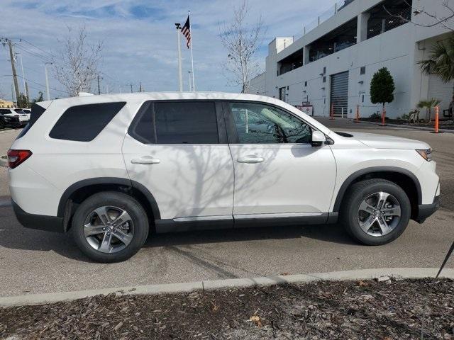 new 2025 Honda Pilot car, priced at $45,780