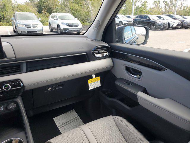 new 2025 Honda Pilot car, priced at $51,735