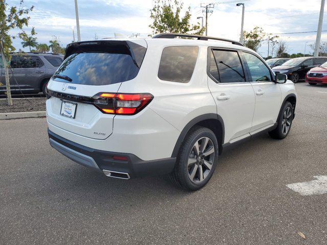 new 2025 Honda Pilot car, priced at $55,715