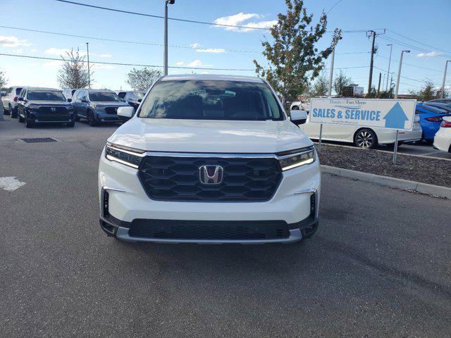 new 2025 Honda Pilot car, priced at $46,207