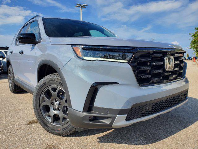 new 2025 Honda Pilot car, priced at $50,254