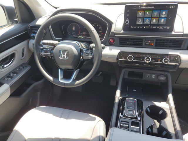 new 2025 Honda Pilot car, priced at $43,676