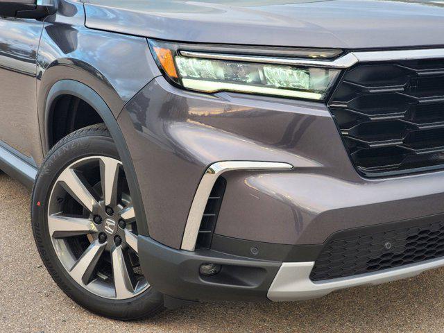 new 2025 Honda Pilot car, priced at $55,071