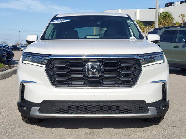 new 2025 Honda Pilot car, priced at $44,670