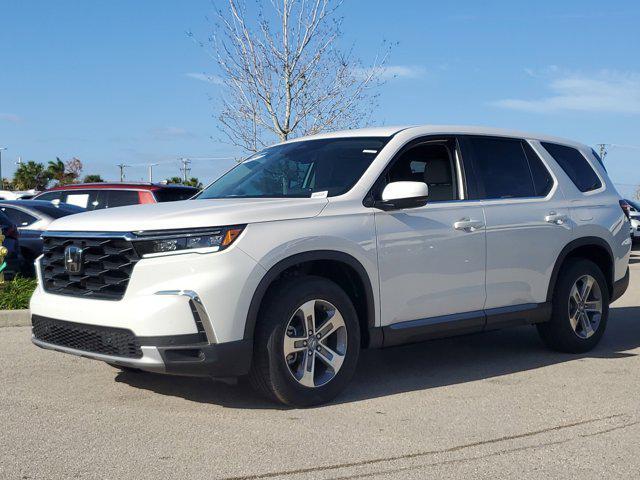 new 2025 Honda Pilot car, priced at $44,670