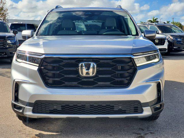 new 2025 Honda Pilot car, priced at $49,603