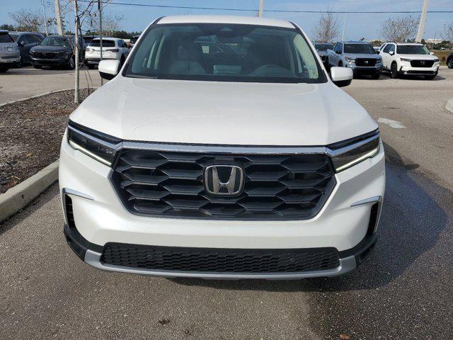 new 2025 Honda Pilot car, priced at $46,135