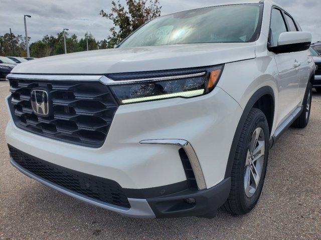 new 2025 Honda Pilot car, priced at $45,178