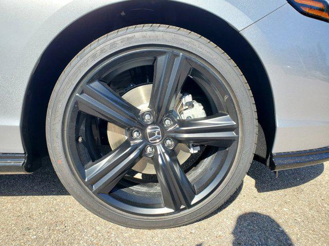 new 2025 Honda Accord Hybrid car, priced at $35,112
