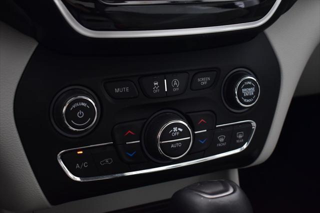 used 2020 Jeep Cherokee car, priced at $22,657
