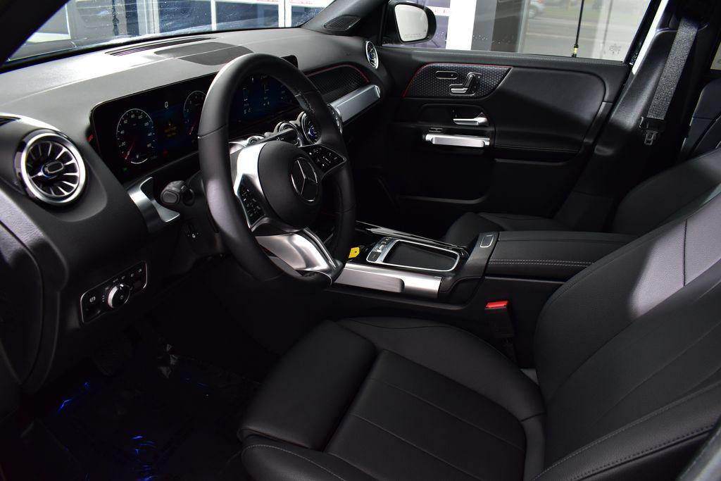 used 2025 Mercedes-Benz GLB 250 car, priced at $45,000