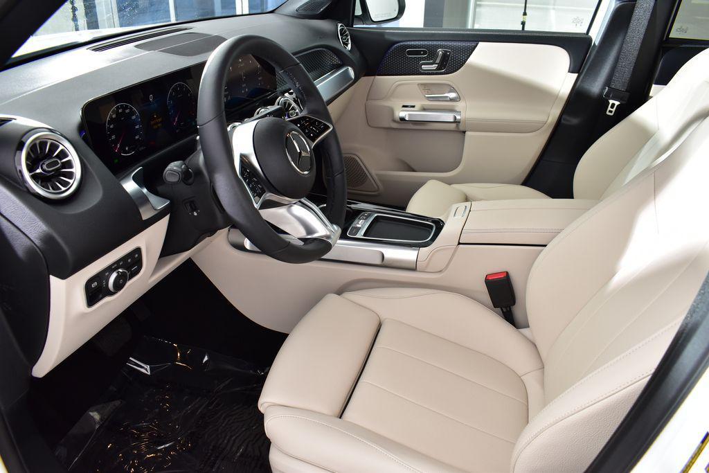 used 2025 Mercedes-Benz GLB 250 car, priced at $45,214