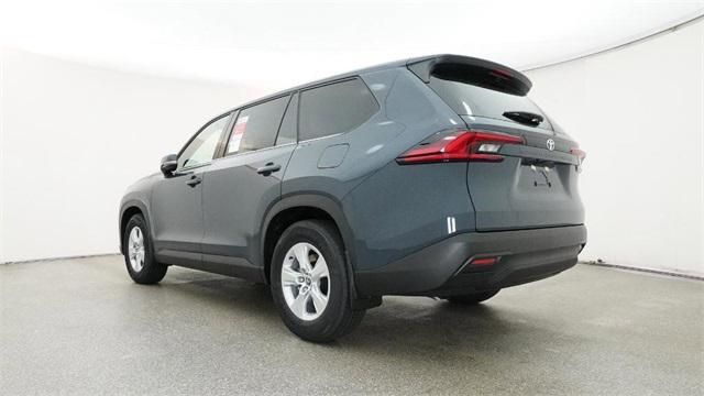 new 2025 Toyota Highlander car, priced at $43,708