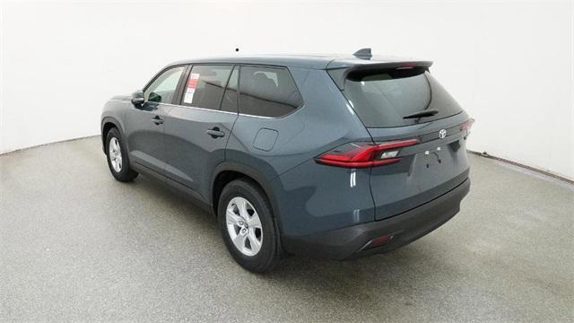 new 2025 Toyota Highlander car, priced at $43,708