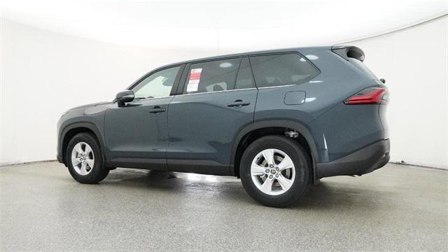 new 2025 Toyota Highlander car, priced at $43,708
