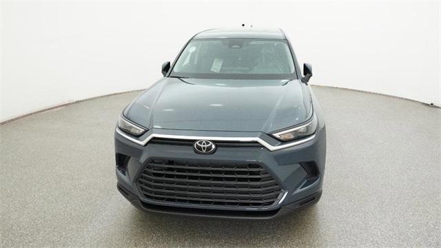 new 2025 Toyota Highlander car, priced at $43,708
