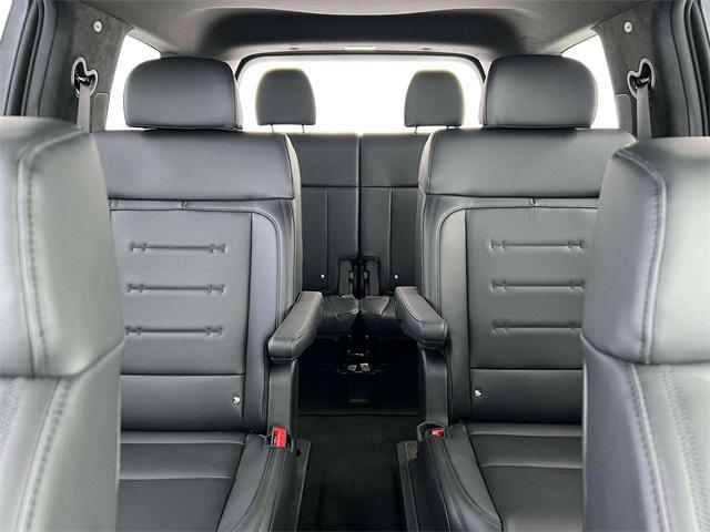 new 2025 Hyundai SANTA FE HEV car, priced at $43,936