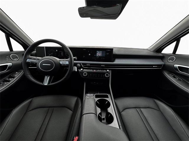 new 2025 Hyundai Sonata Hybrid car, priced at $36,961