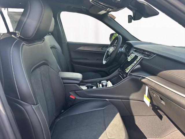 new 2025 Jeep Grand Cherokee car, priced at $43,370