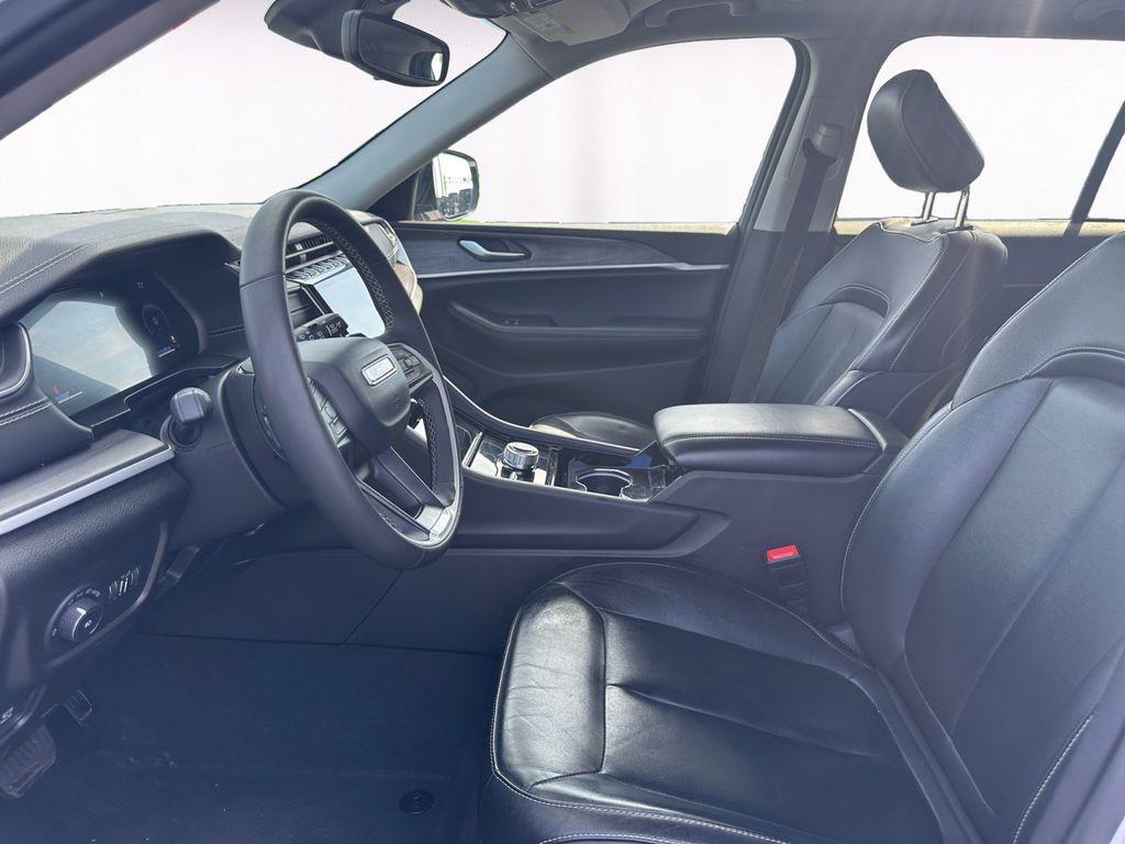 used 2023 Jeep Grand Cherokee car, priced at $29,400