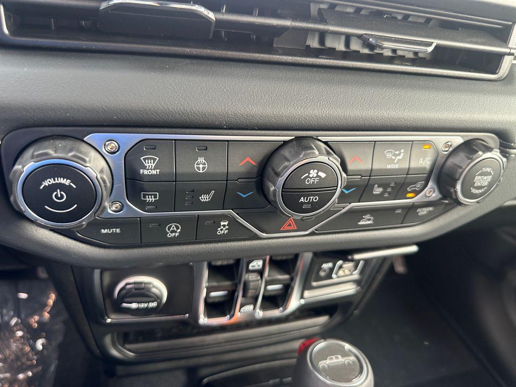 new 2025 Jeep Gladiator car, priced at $41,353