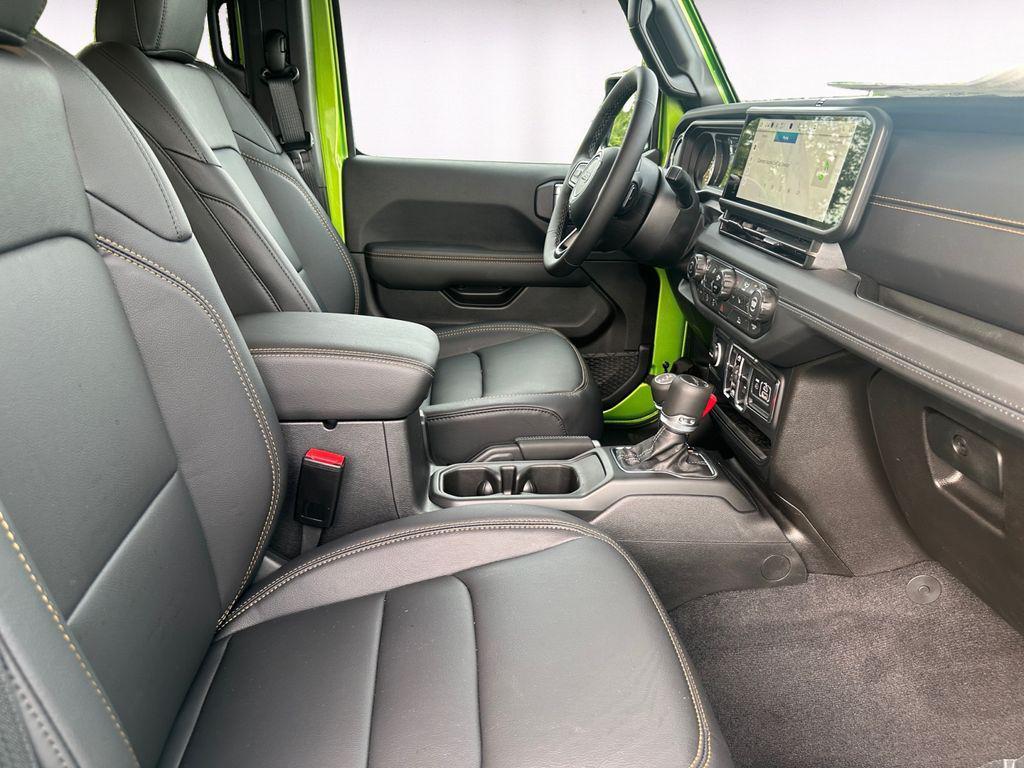 new 2025 Jeep Gladiator car, priced at $41,353