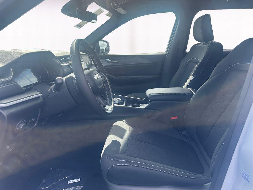 new 2025 Jeep Grand Cherokee L car, priced at $37,991