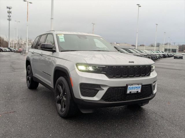 new 2025 Jeep Grand Cherokee car, priced at $41,608