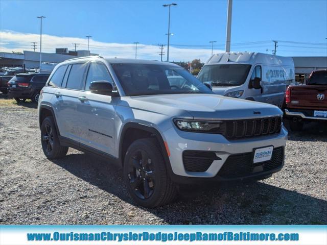 new 2025 Jeep Grand Cherokee car, priced at $40,119