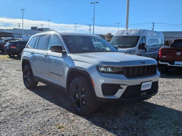 new 2025 Jeep Grand Cherokee car, priced at $41,619