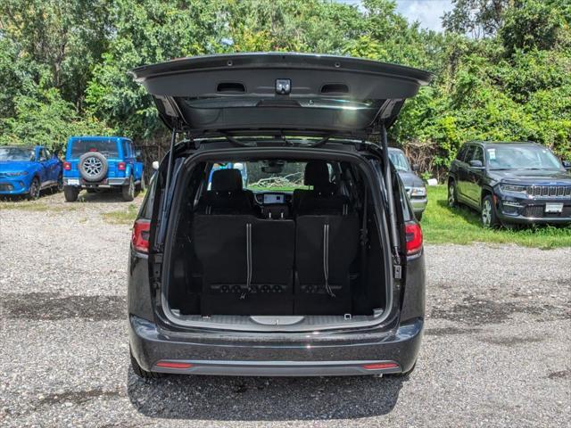 new 2024 Chrysler Pacifica car, priced at $37,350