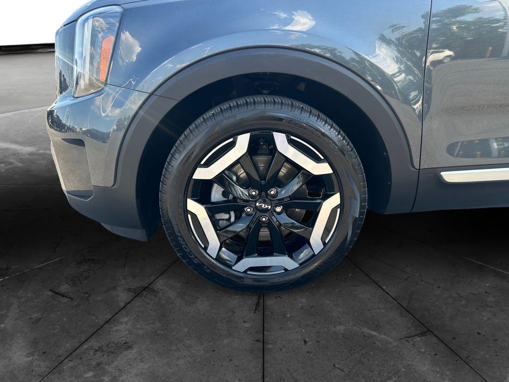used 2023 Kia Telluride car, priced at $31,400