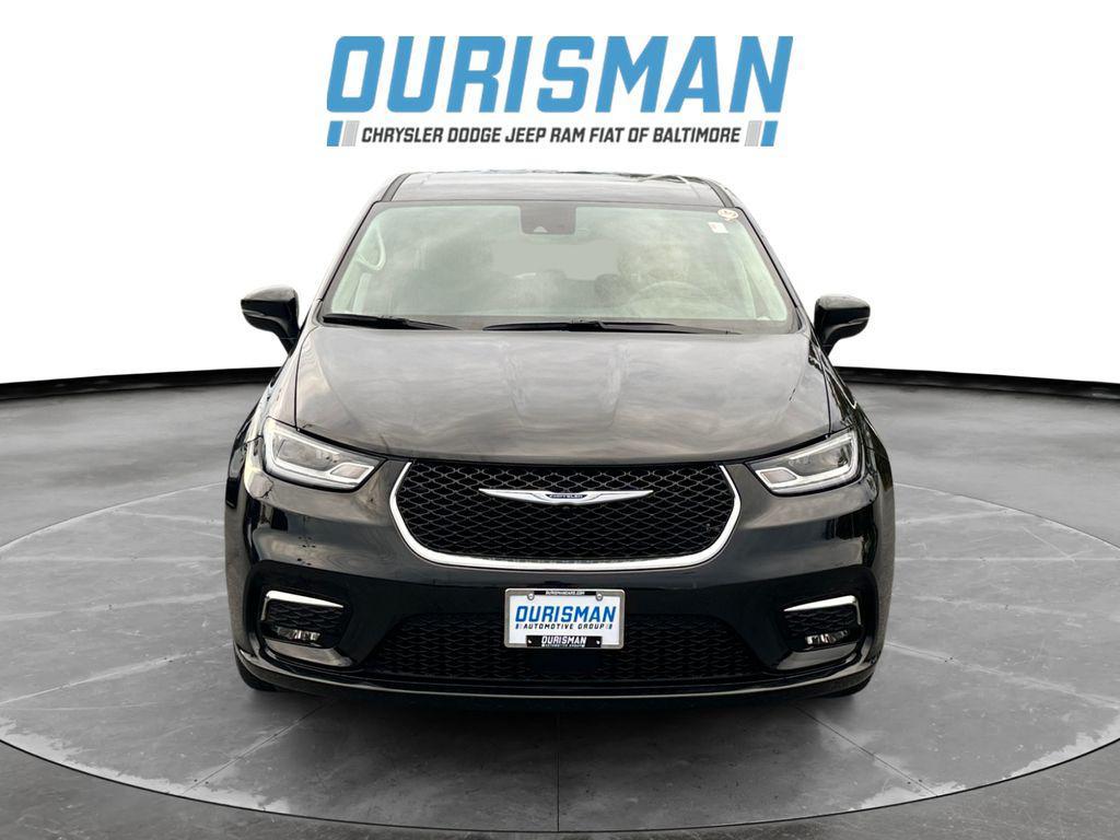 used 2024 Chrysler Pacifica car, priced at $29,300