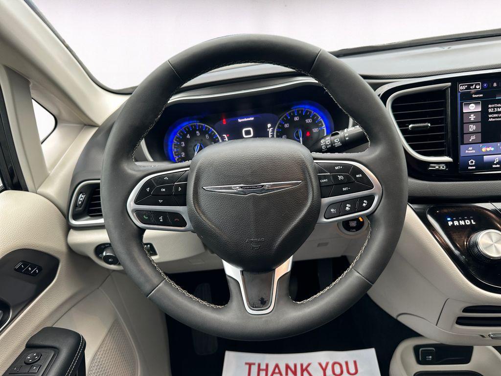used 2024 Chrysler Pacifica car, priced at $29,300