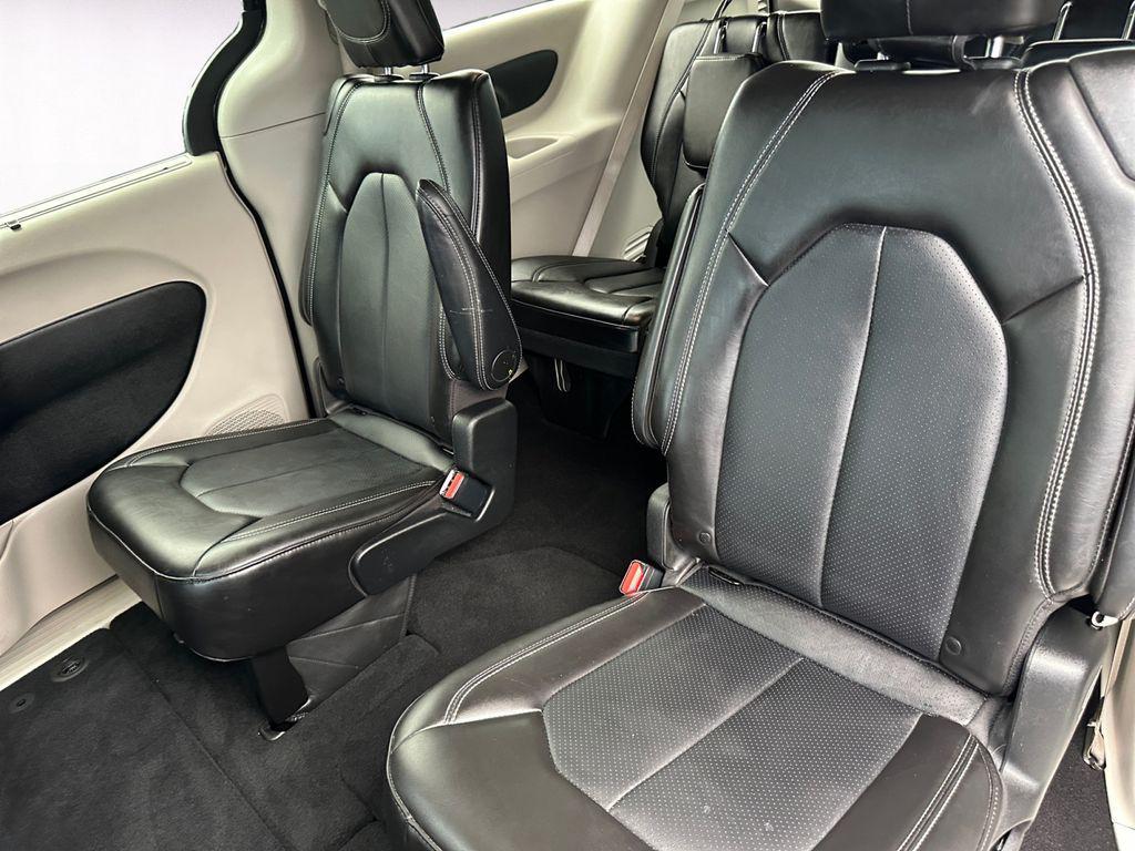 used 2024 Chrysler Pacifica car, priced at $29,300