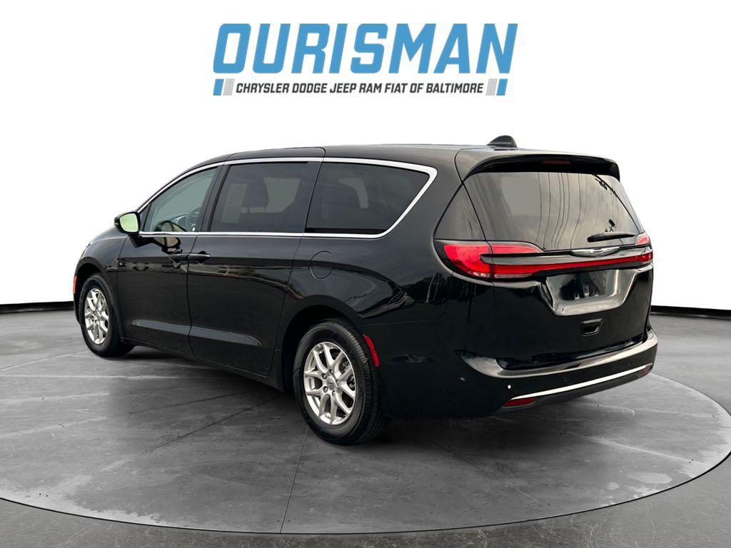used 2024 Chrysler Pacifica car, priced at $29,300