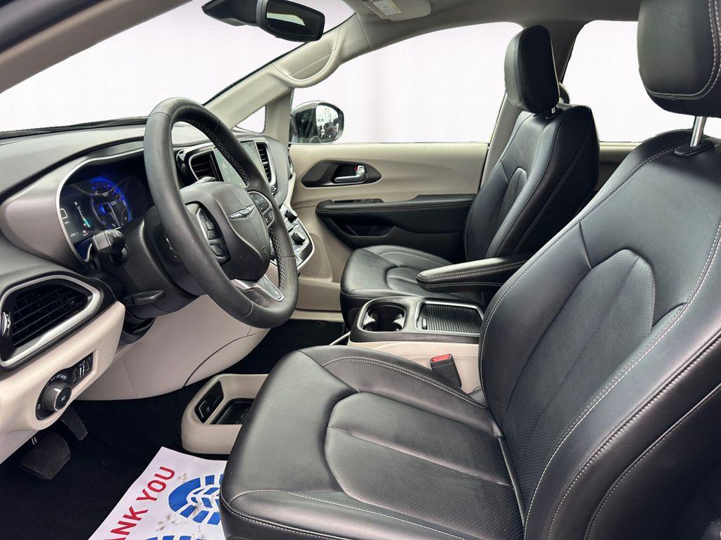 used 2024 Chrysler Pacifica car, priced at $29,300
