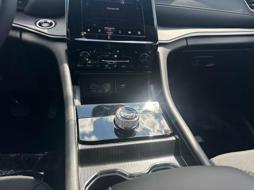 new 2025 Jeep Grand Cherokee L car, priced at $37,911
